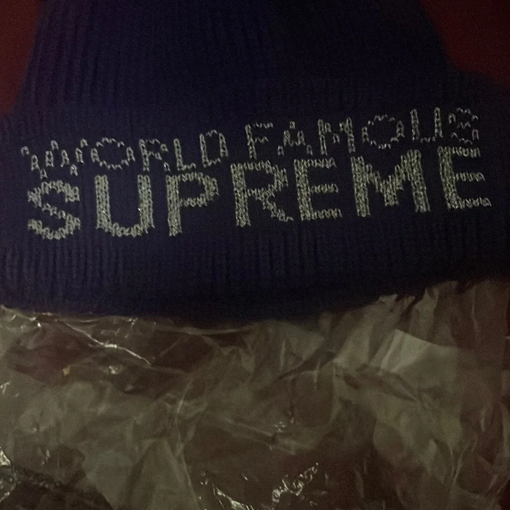 Supreme World Famous Beanie - Picture 7 of 13